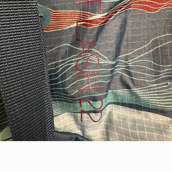 REI Flash 22 L Day Hiking Backpack - Picture 3 of 4